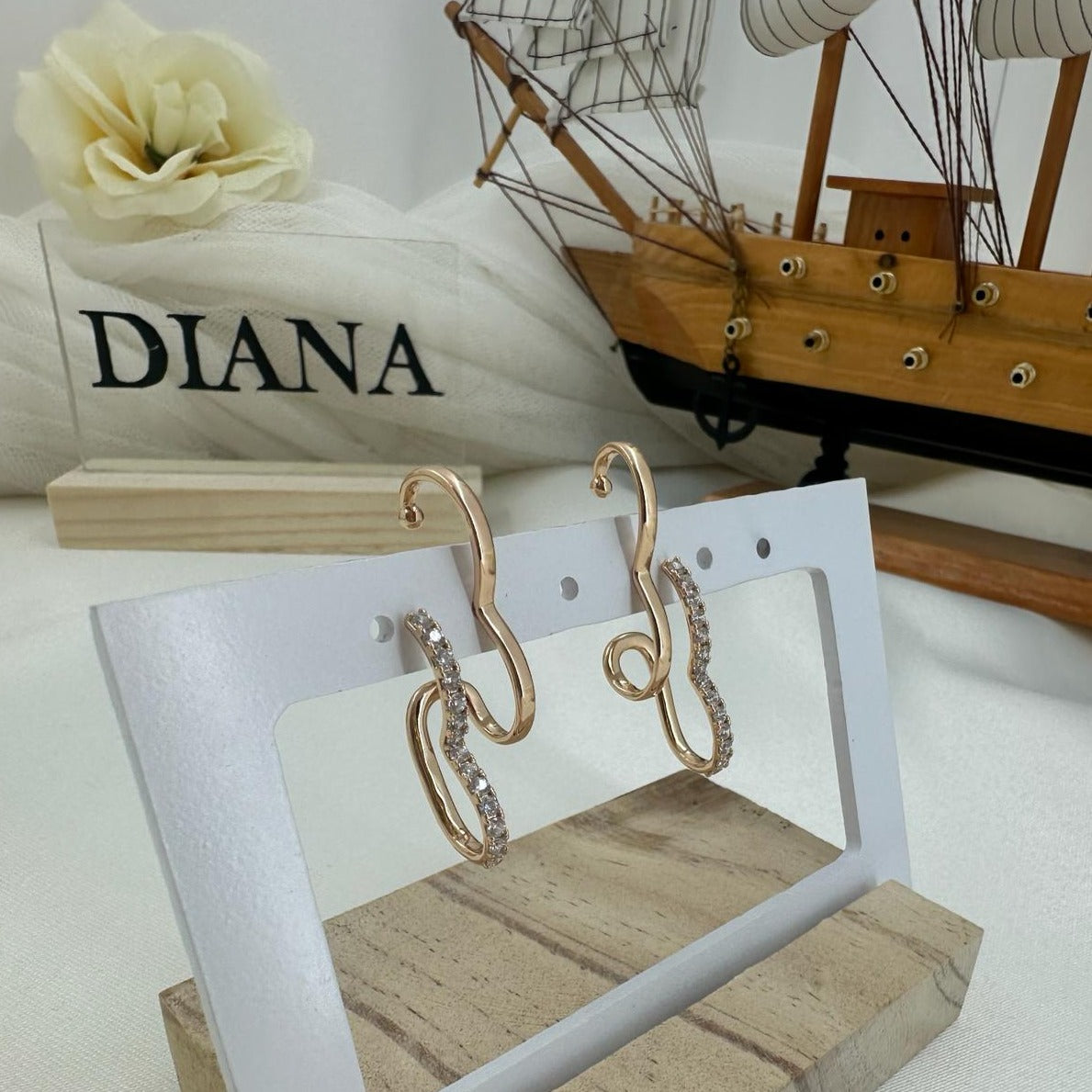 Dazzling Zephyr Earrings - Diana & Jewel